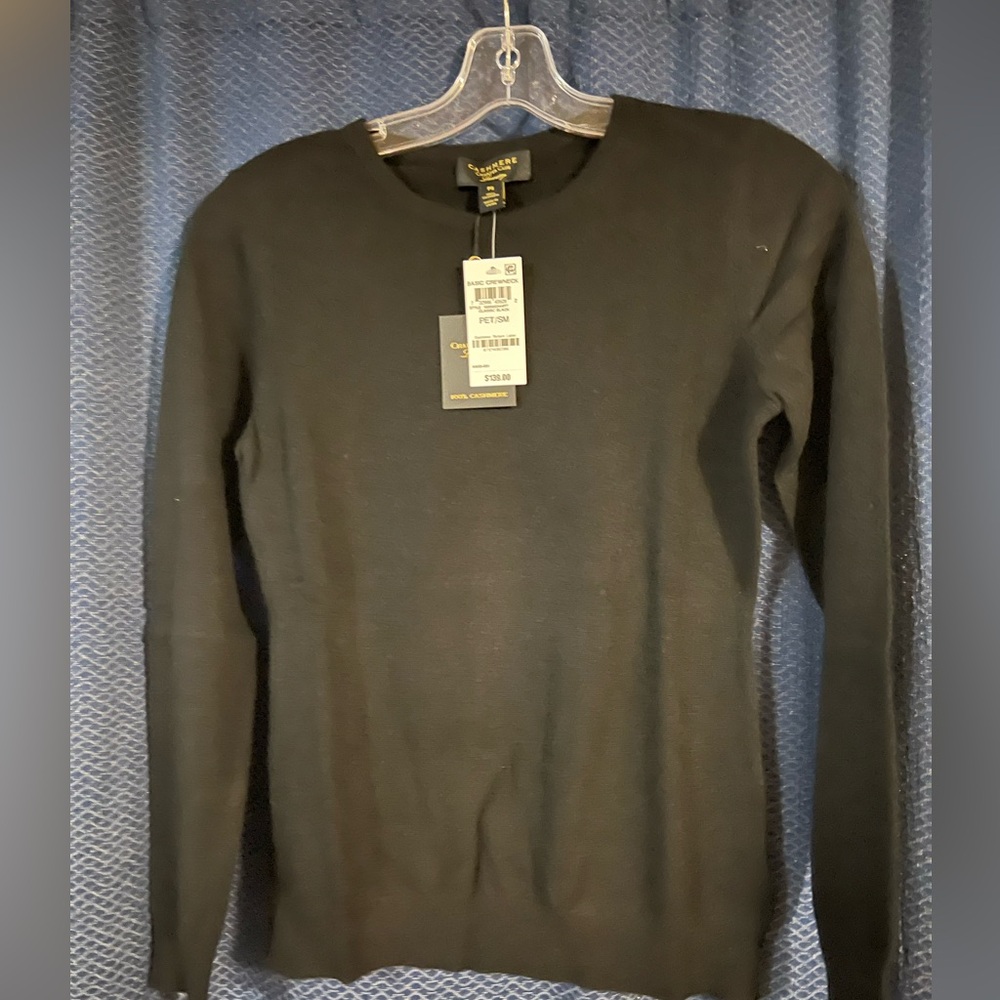 Cashmere light long sleeve sweater